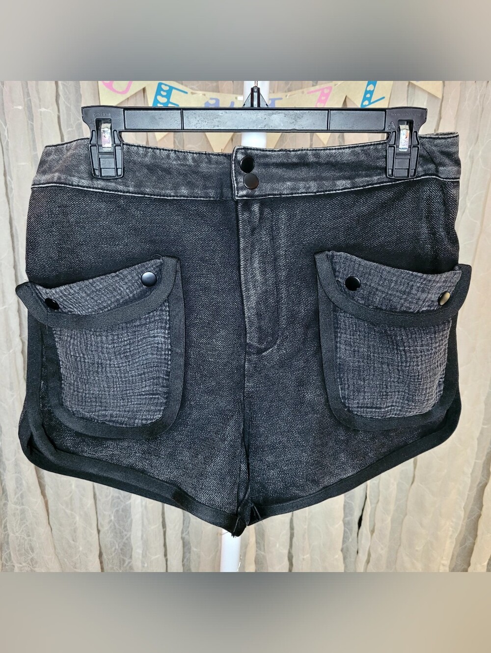 So Me Black Acid Wash High Rise Cargo Utility Dolphin Shorts Size L Cotton Blend